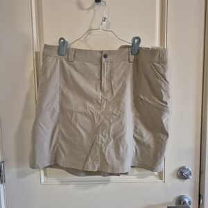 Duluth Trading Women's Tan Skort